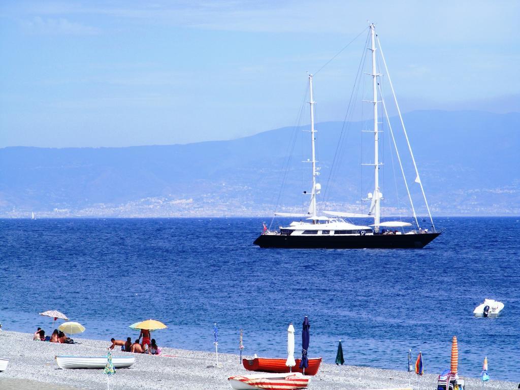 Villetta Singola "Lilla" Ali Terme Εξωτερικό φωτογραφία